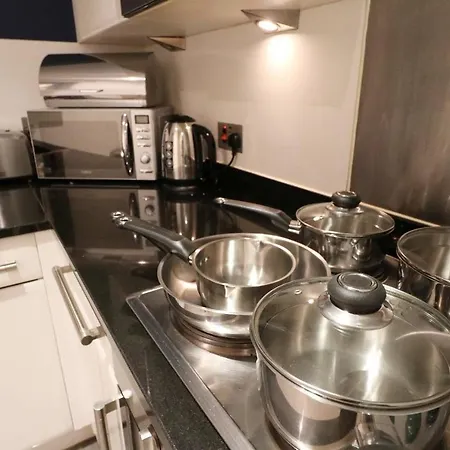 Heart Of Leeds City Centre Living - Sleeps 6 Apartment