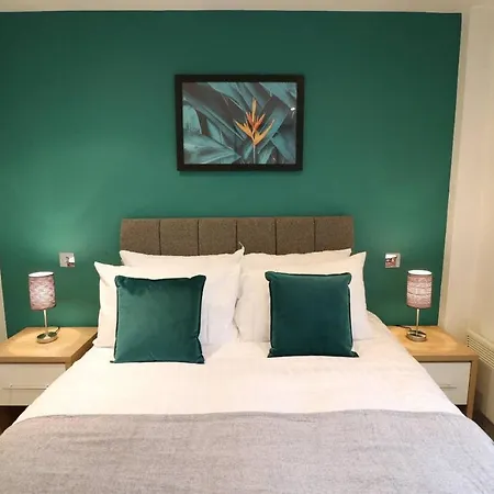 Heart Of Leeds City Centre Living - Sleeps 6 Apartment *