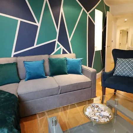 Apartment Heart Of Leeds City Centre Living - Sleeps 6 *