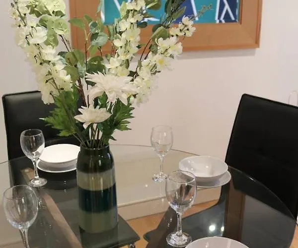 Heart Of Leeds City Centre Living - Sleeps 6 * לידס